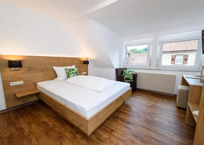 Zum Scheffelhof 3* マウルブロン