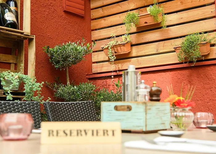 Zum Scheffelhof ゲストハウス 3*